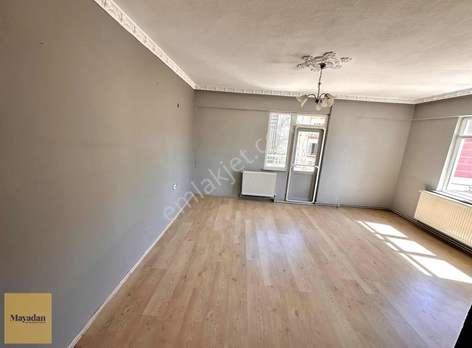Kurtuluşta, Arakat 110 M2, İki Balkonlu, Kiralık 2+1 Daire