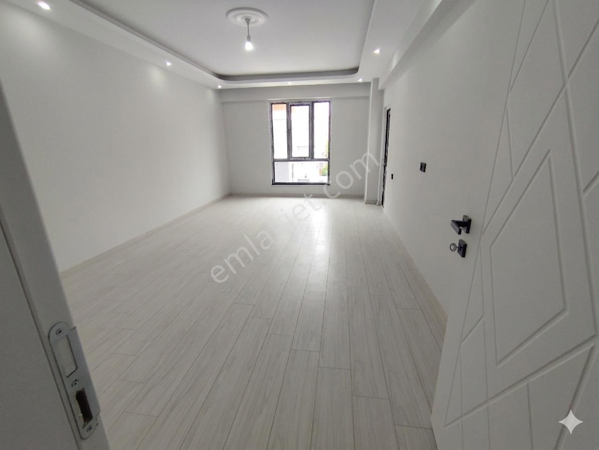 Remaxland'den İstasyon Mah. Havuzlu Site İçerisinde 3+1 Kiralık - Görsel 2