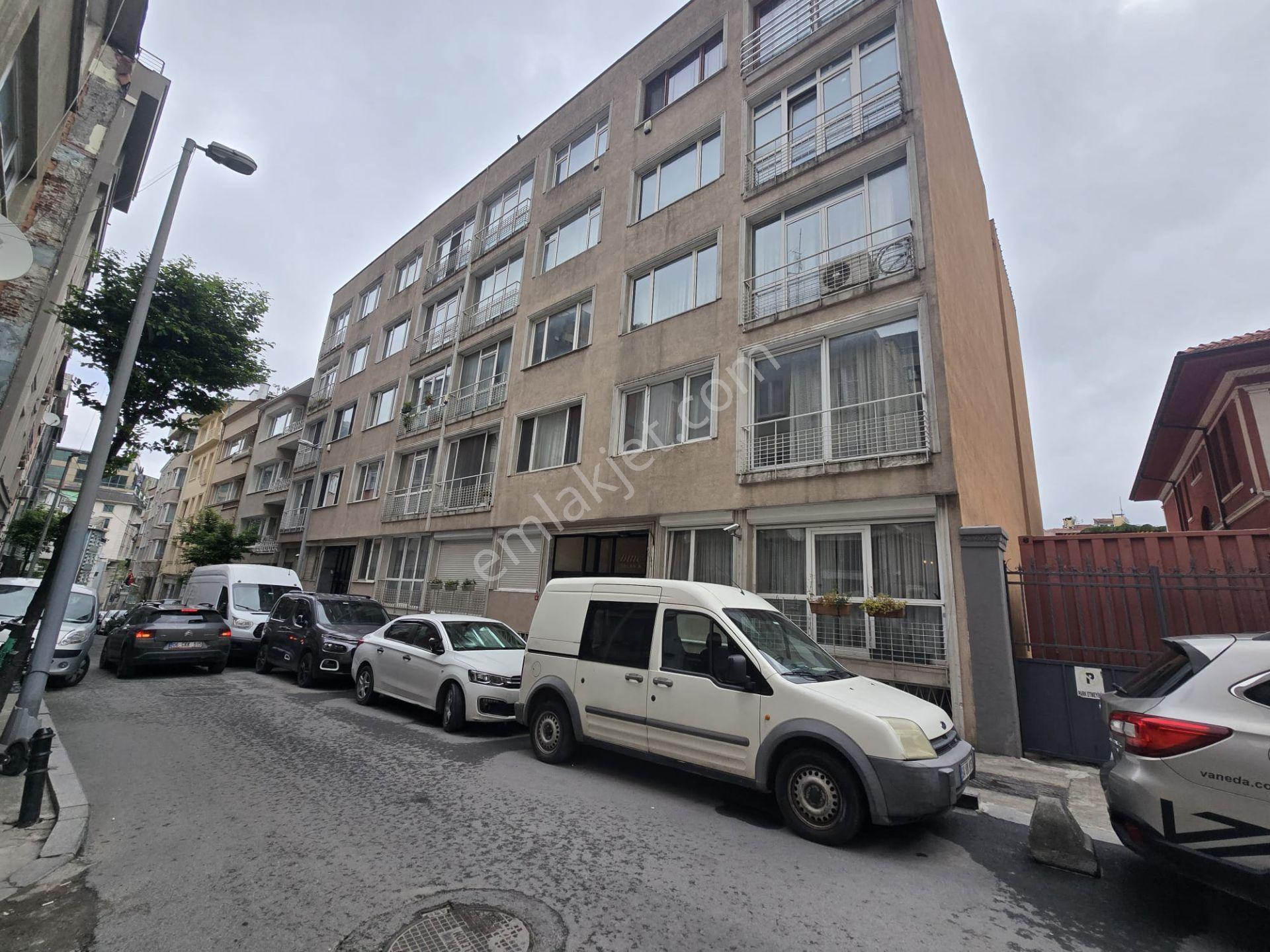 Şişli Halaskargazi’ye 2 Dakika Mesafede Geniş 3+1 Satılık Daire – Boş, Hemen Teslim - Görsel 29