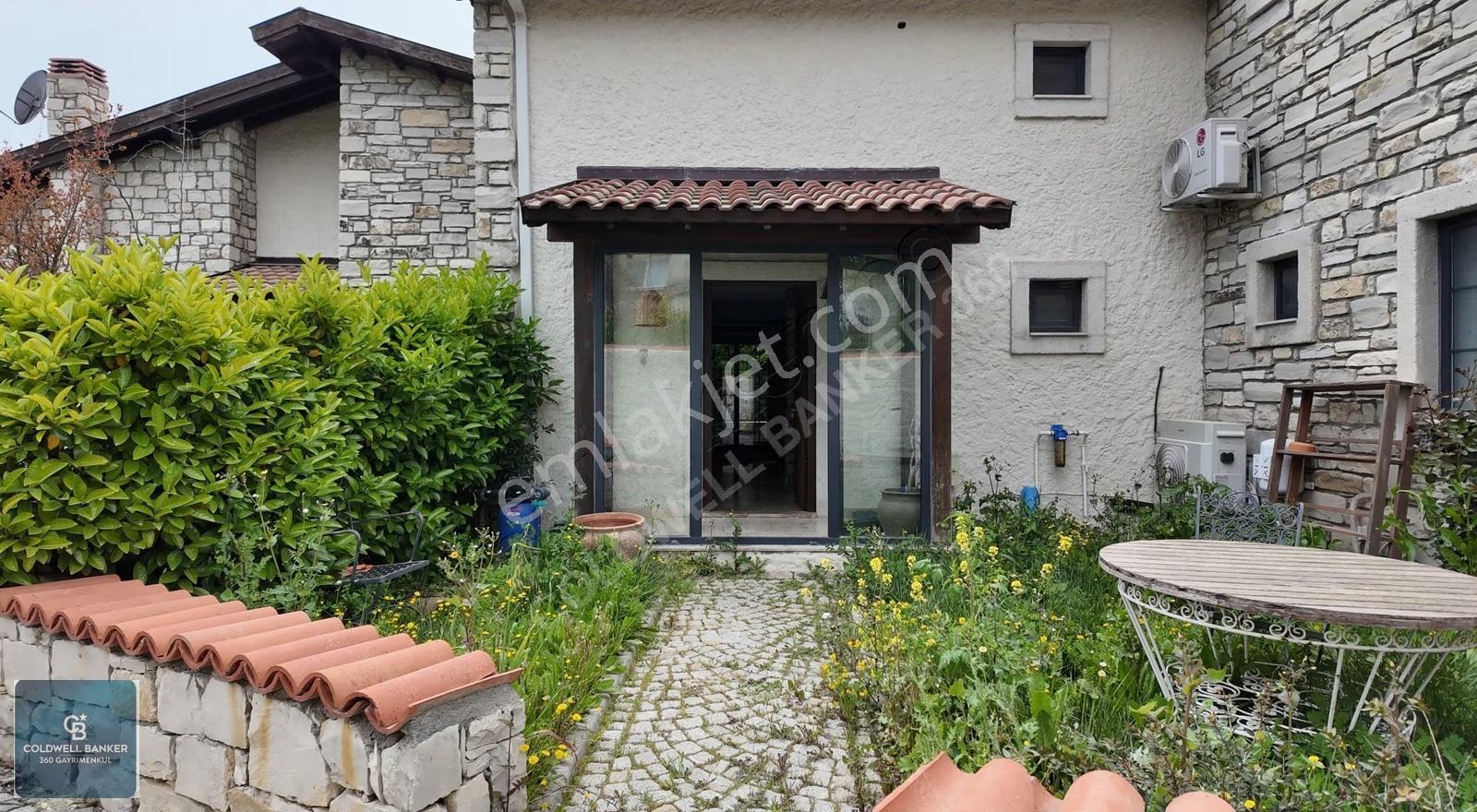 Urla Yağcılar Da Site İçinde Bahçeli 1+1 Kiralık Taş Loft Villa - Görsel 30