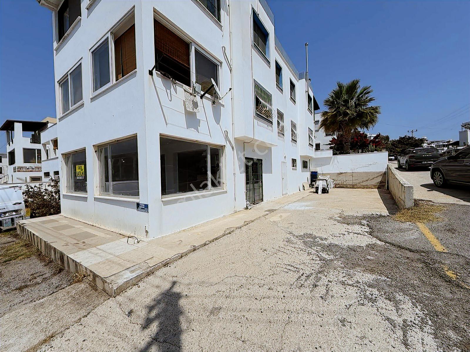 Hem Lokasyon Hem Tapu Çifte Kazanç Pazar Yanında Satılık Dükka - Görsel 2