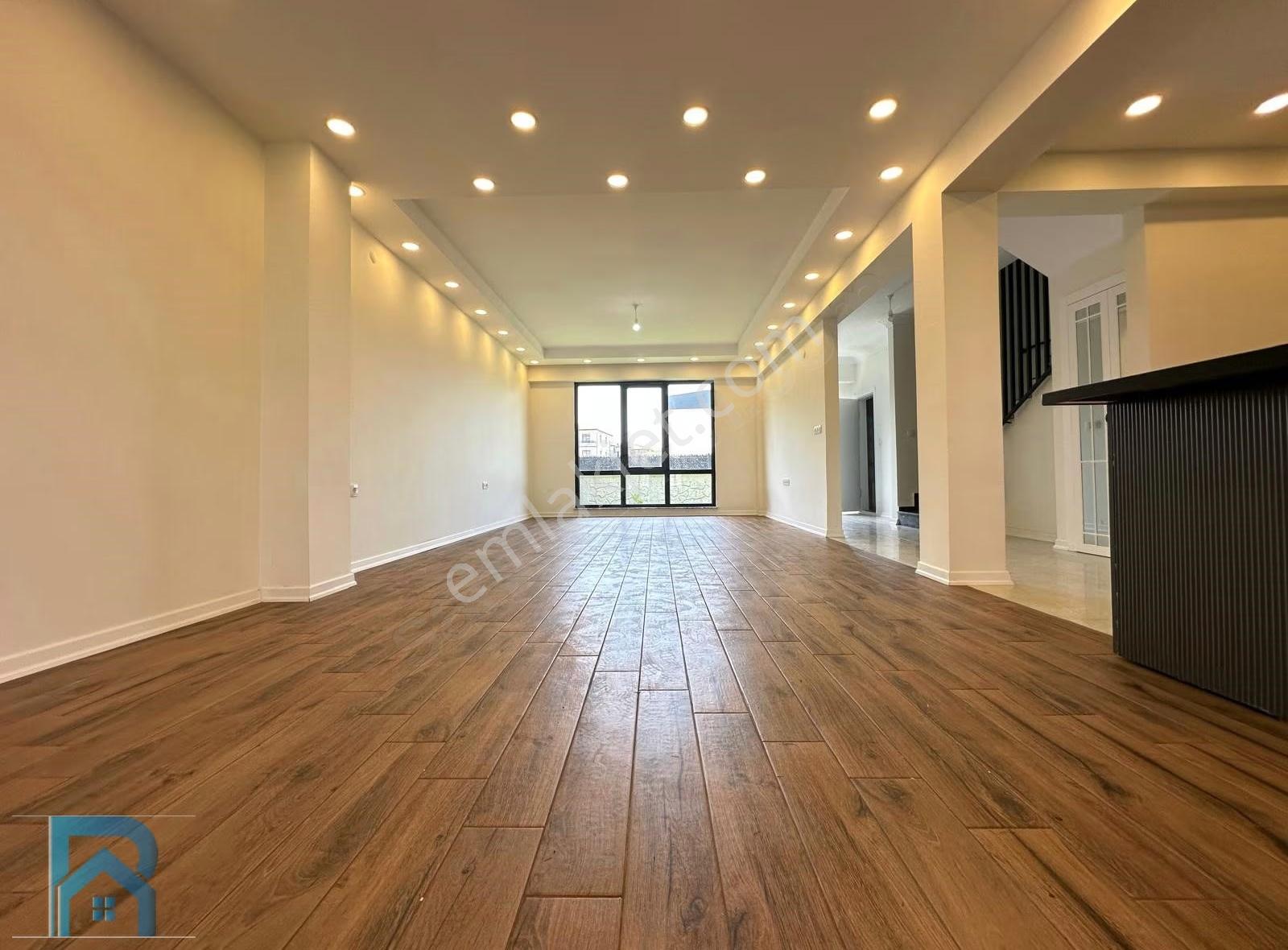 Müstakil Bahçeli Ve Birinci Sınıf İşçilik Ayrıcalıklı Villa - Görsel 13