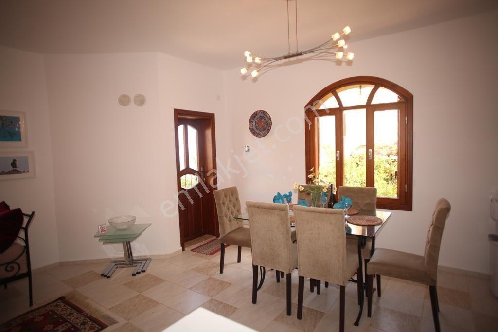 Fırnaz Da Site İçerisinde Deniz Manzaralı, 3 Yatak Odalı Villa - Görsel 7