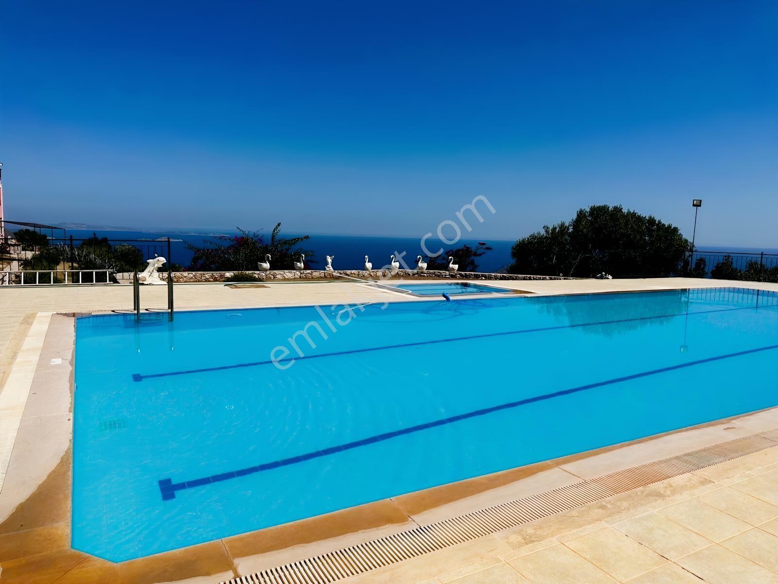 Fırnaz Da Site İçerisinde Deniz Manzaralı, 3 Yatak Odalı Villa - Görsel 5
