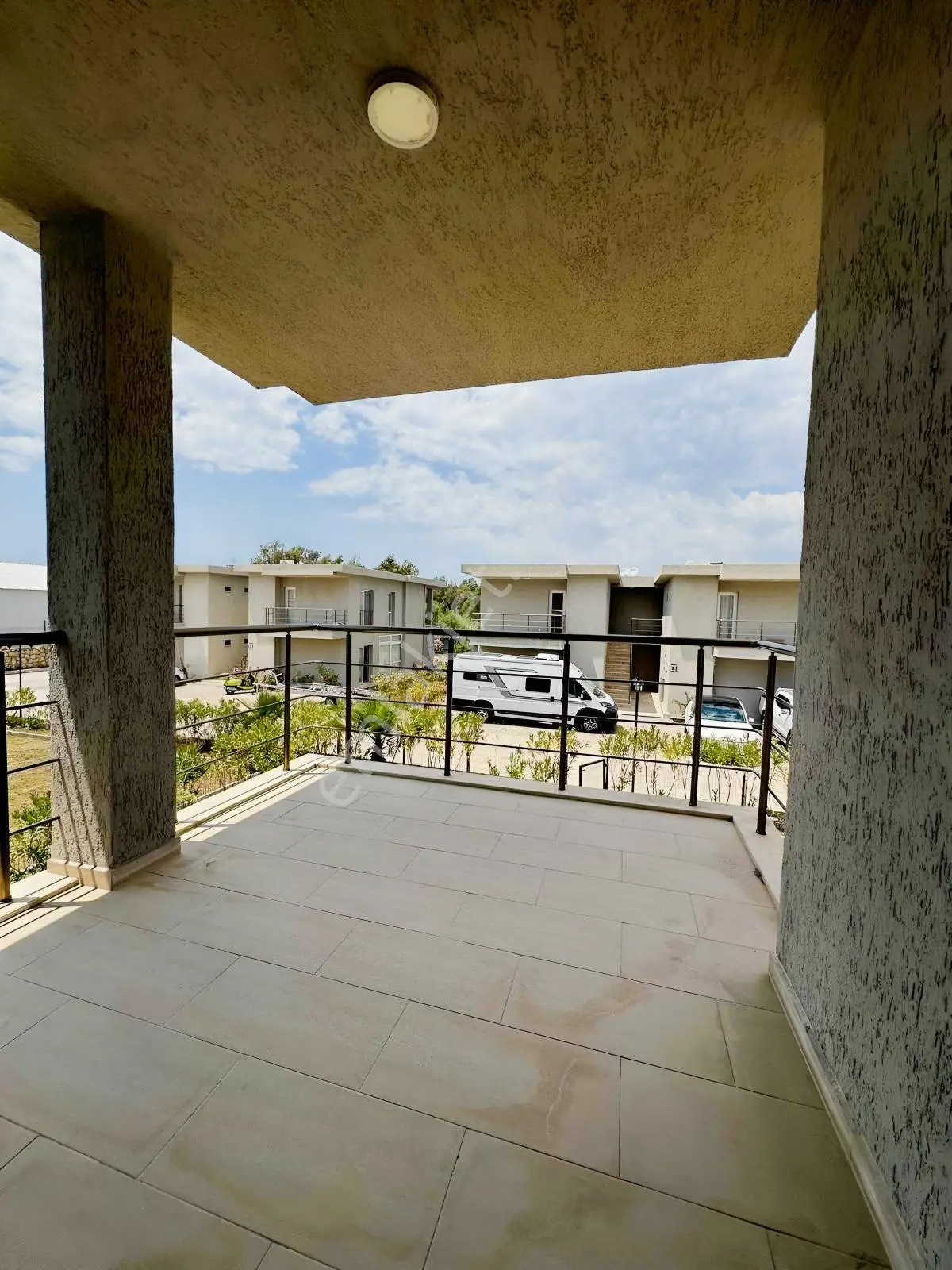 Milas Bodrum Yolu Meşelik Havuzlu Site 2+1 Eşyasız Kiralık Daire - Görsel 22