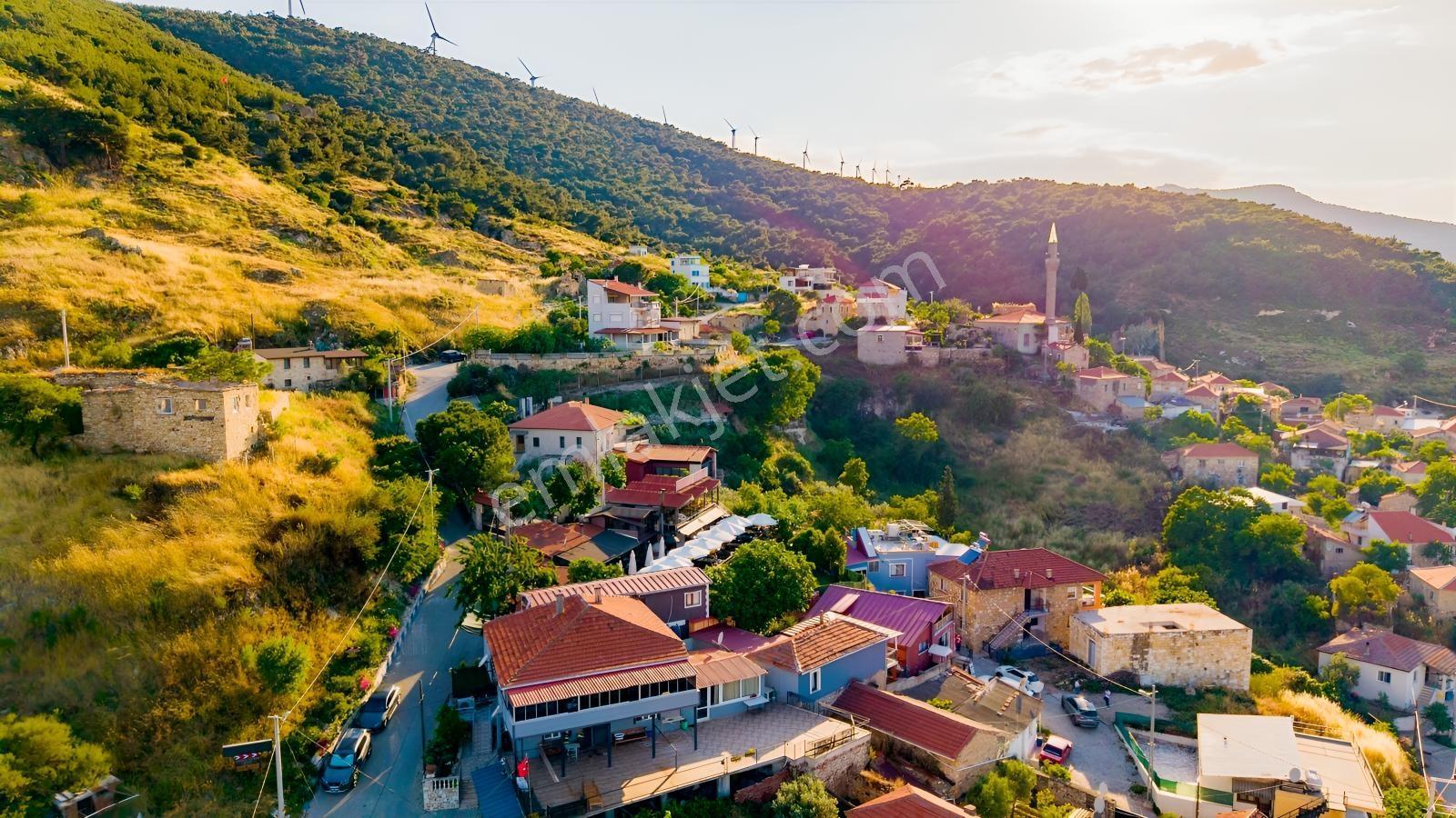 Foça Kozbeylide Satılık 3+1 Müstakil Taş Villa - Görsel 18