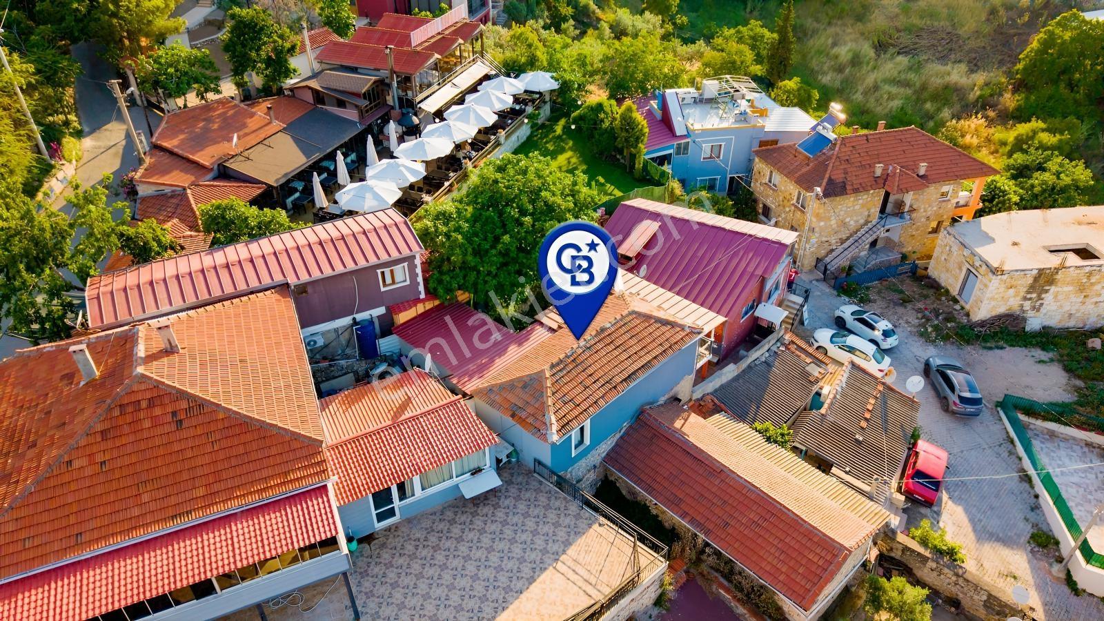 Foça Kozbeylide Satılık 3+1 Müstakil Taş Villa - Görsel 17