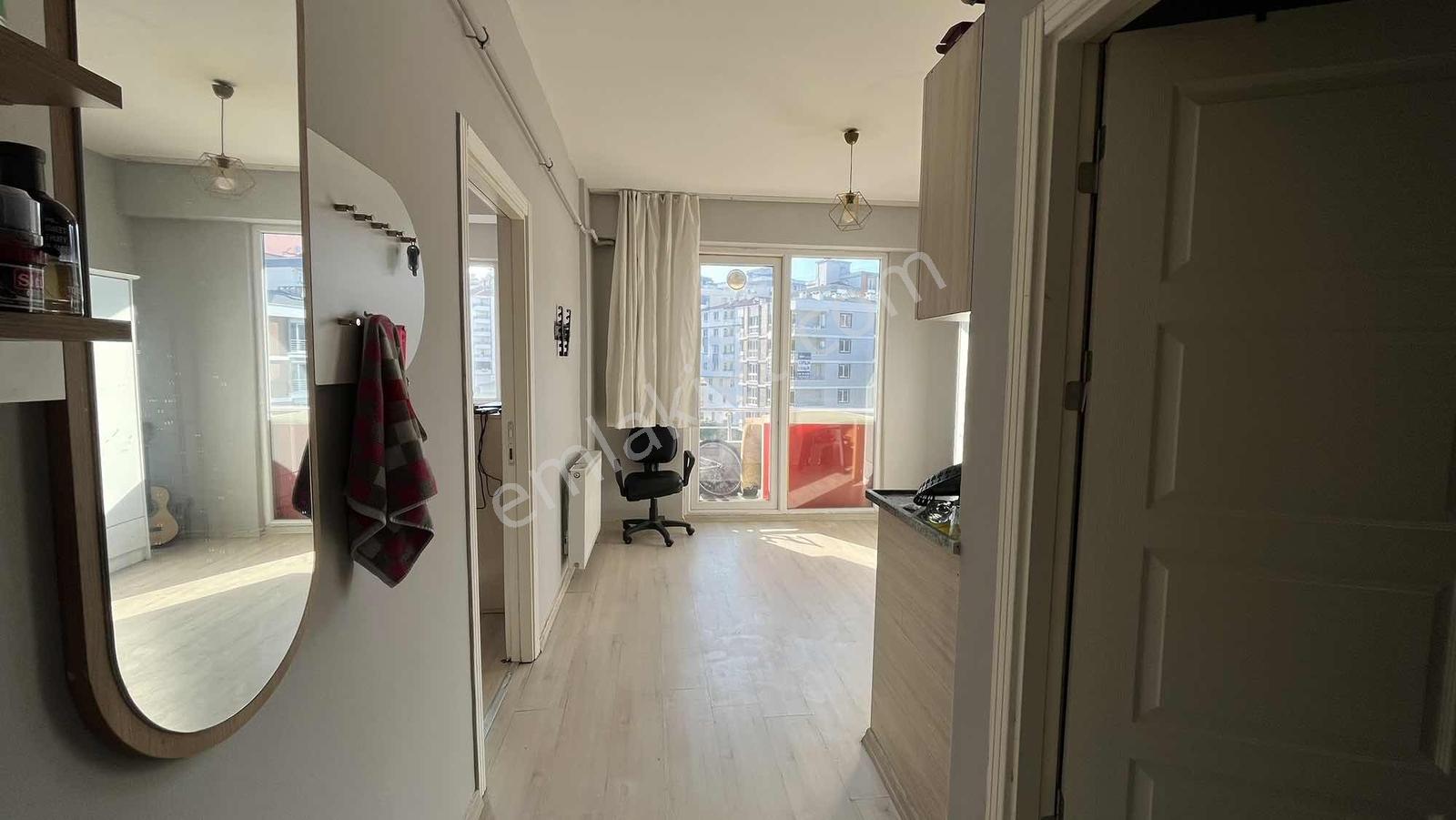 Körfez Tramvaya Yürüme Mesafesi | Yüksek Kredili | Kiracılı 1+1 - Görsel 2