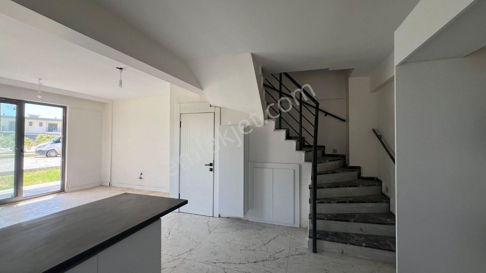 Milas Bodrum Havaalanına Yakın Kazıklı Koyunda 2+1 Villa Satılık - Görsel 13