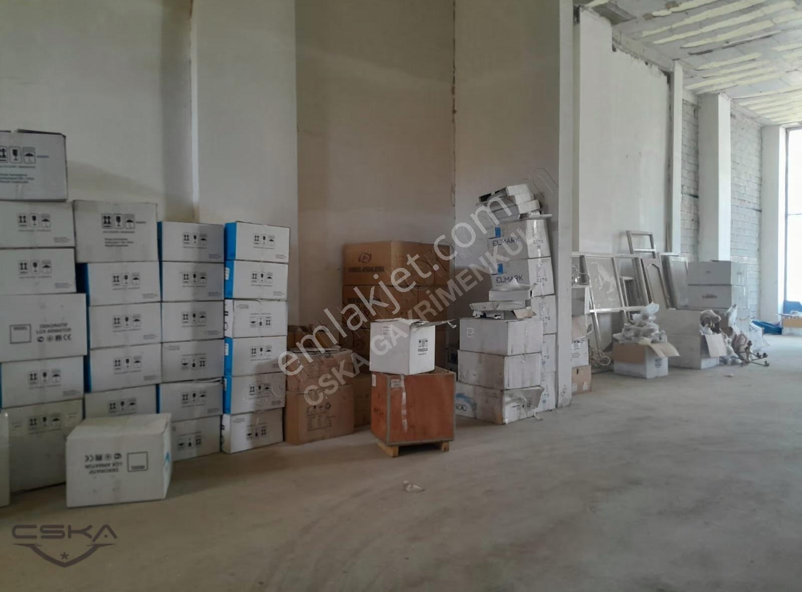 Yakınca Alt Geçit Kavşağında 270 M² Düz Ayak Dükkan - Görsel 7