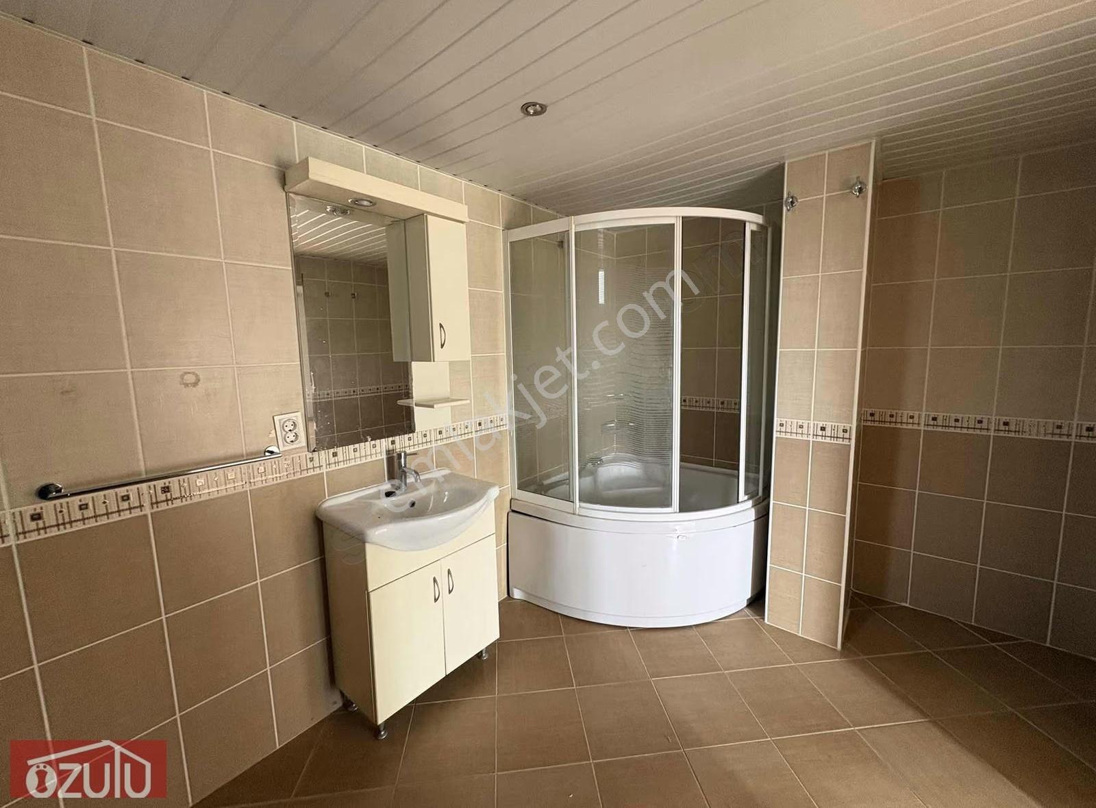 Güzeloba Kiralık 5+1 Villa - Görsel 18