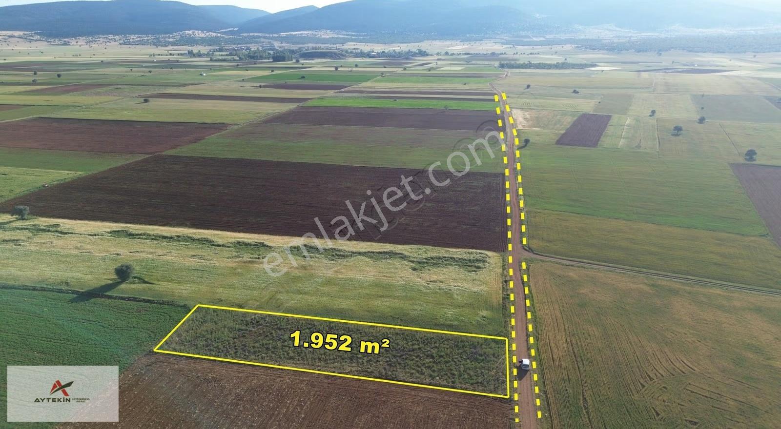 Akören Karahüyük Mahallesinde 1.952 M² Sulanır Tarla - Görsel 3