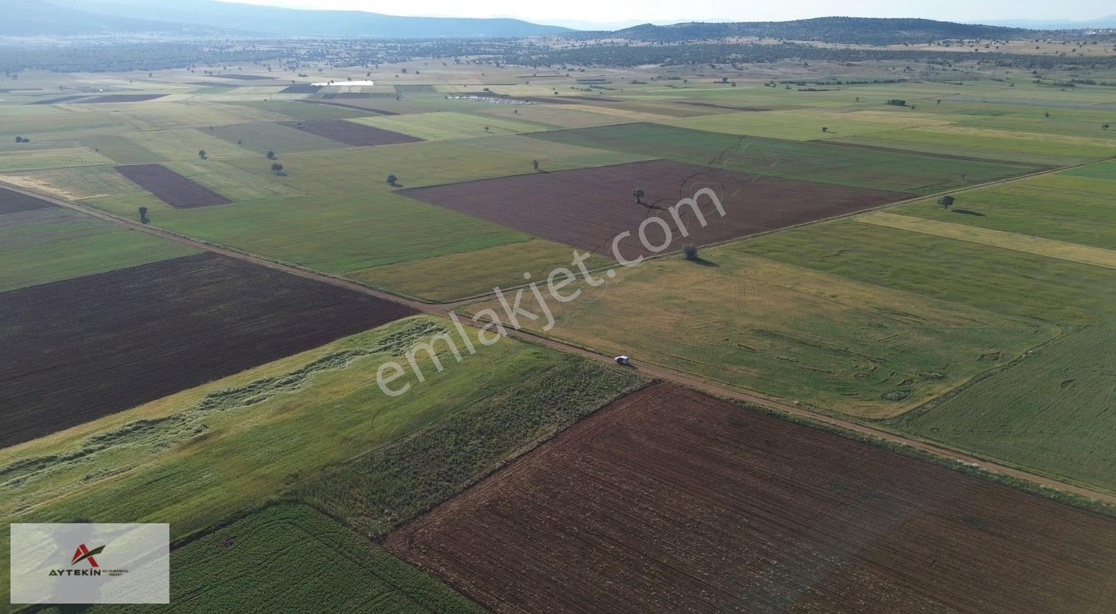 Akören Karahüyük Mahallesinde 1.952 M² Sulanır Tarla - Görsel 9