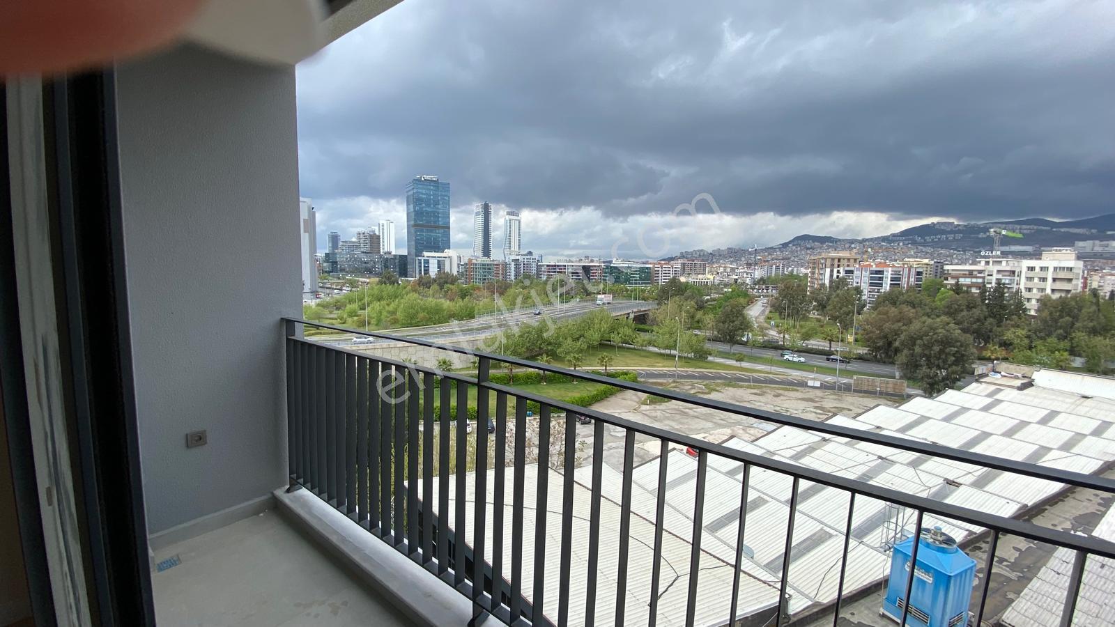 Bornova Kılıçoğlı Koşay Rezidansta-eşyalı-manzaralı-kiralık 1+1 - Görsel 3