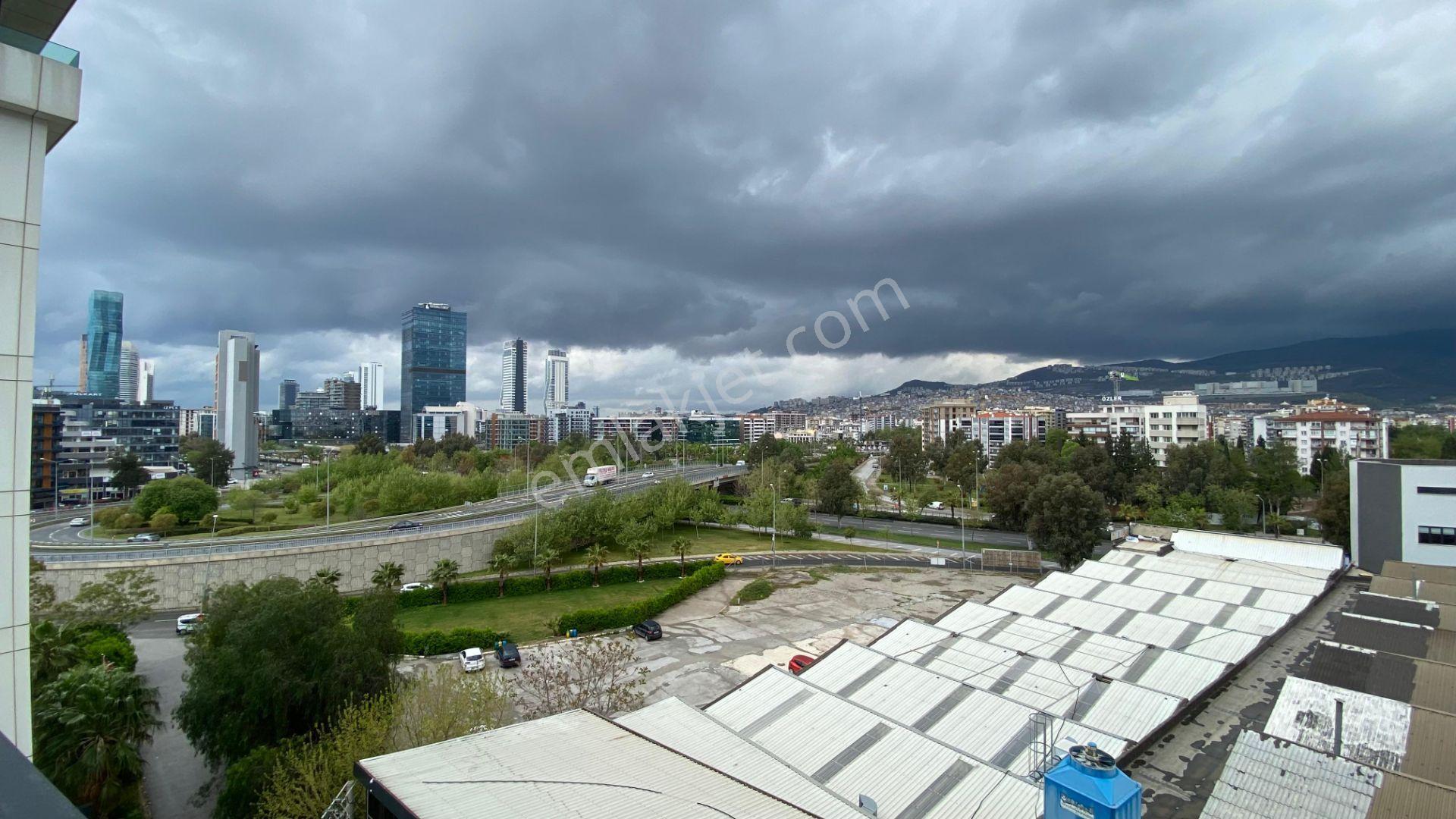 Bornova Kılıçoğlı Koşay Rezidansta-eşyalı-manzaralı-kiralık 1+1 - Görsel 4