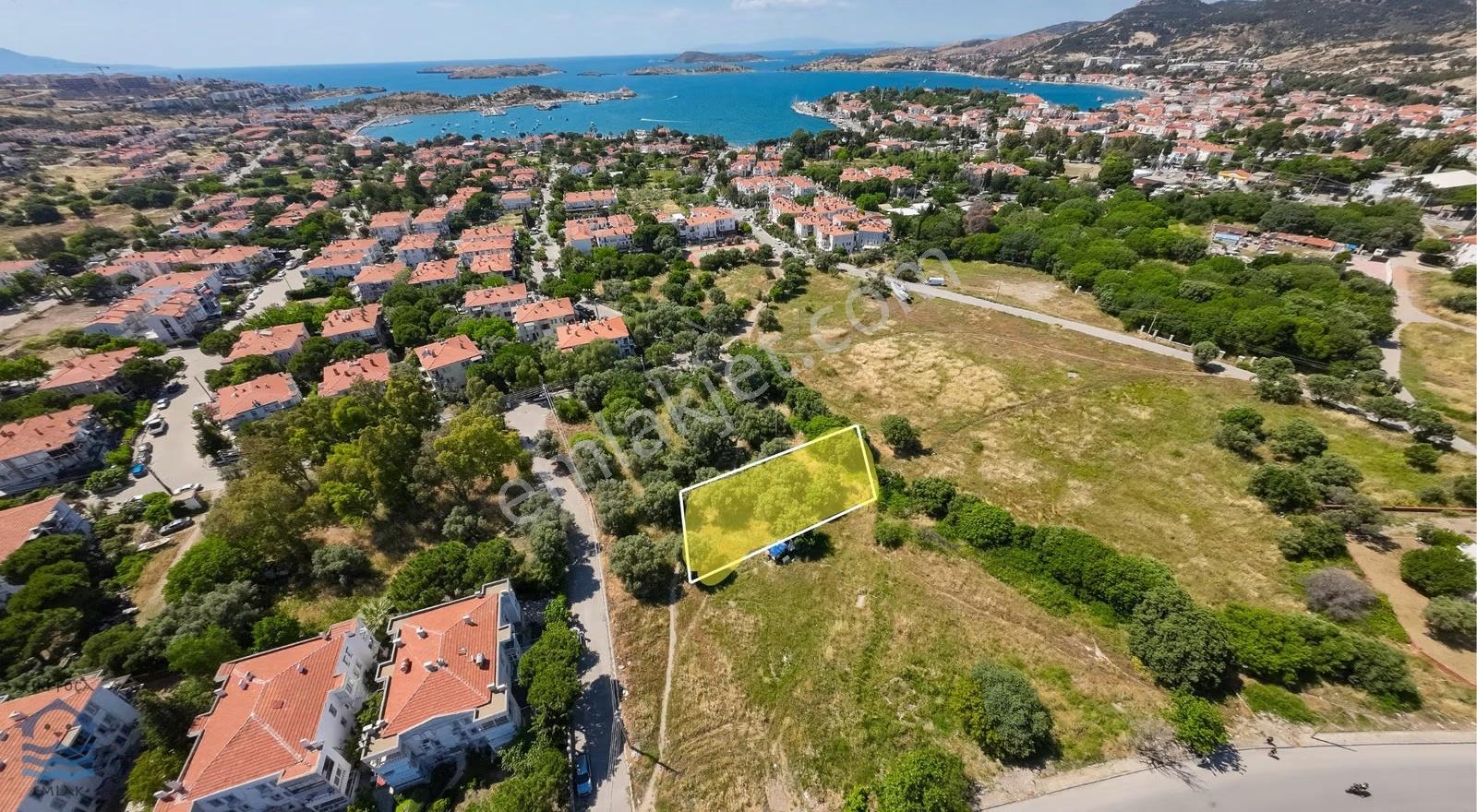 Eski Foça Merkezde Müstakil 465 M2 Yatırımlık Arsa