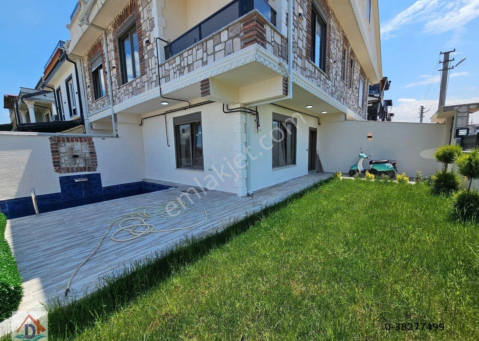 Deniz'den 3+1 Havuzlu, Geniş Bahçeli ,deniz Manzaralı Lüks Villa - Görsel 5