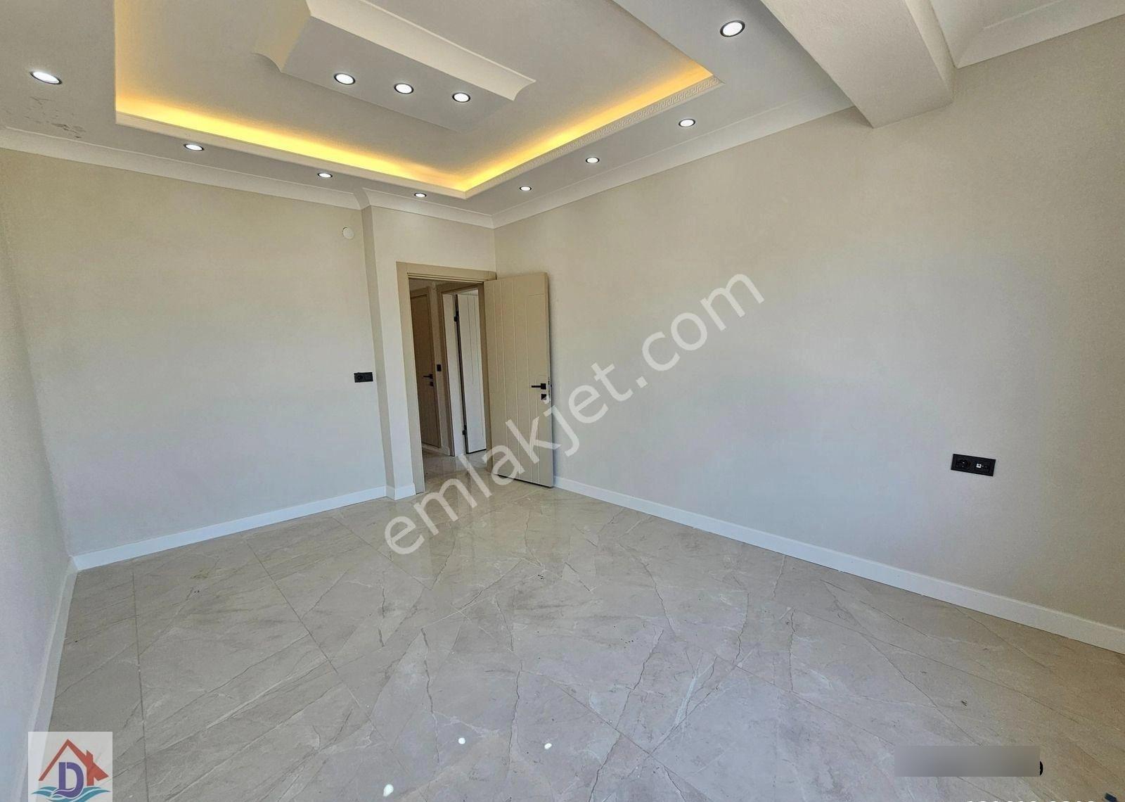 Deniz'den 3+1 Havuzlu, Geniş Bahçeli ,deniz Manzaralı Lüks Villa - Görsel 18