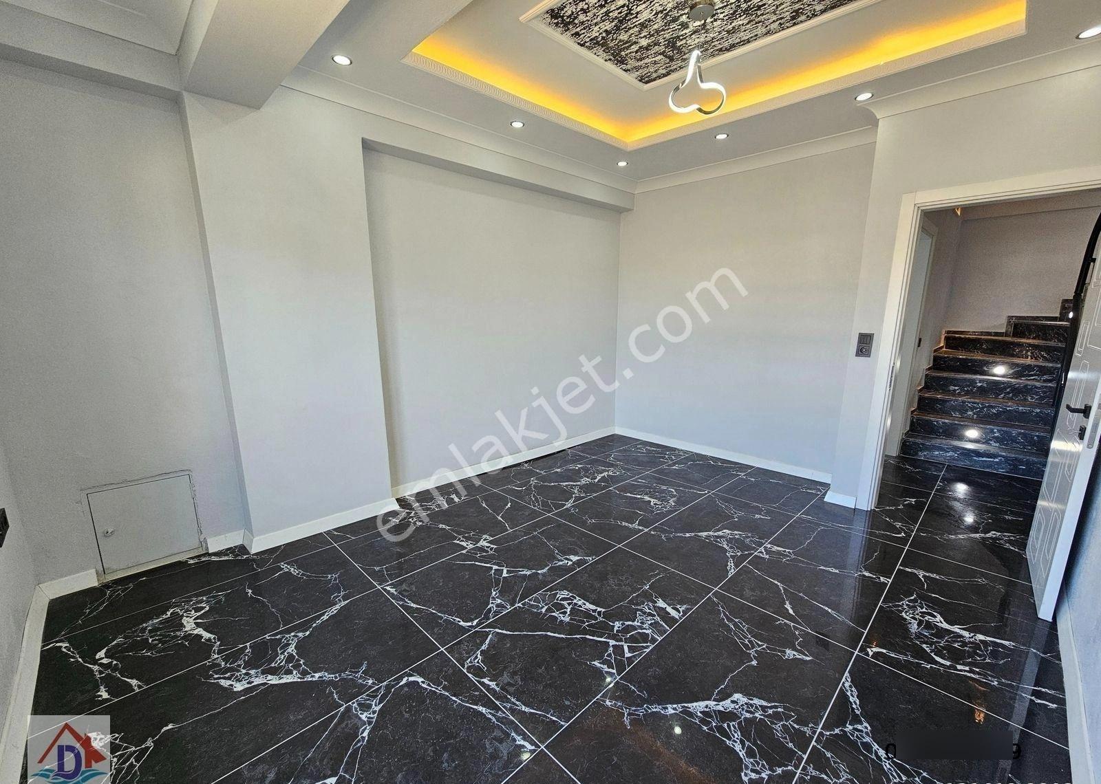 Deniz'den 3+1 Merkezi Konumda, Bahçeli, Jakuzili Villa - Görsel 32