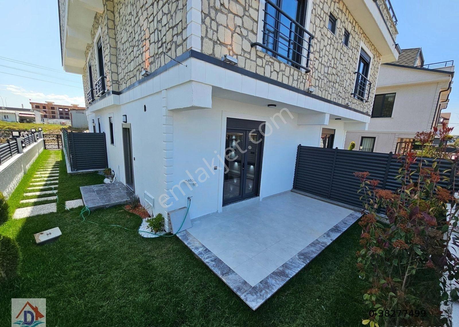 Deniz'den 3+1 Merkezi Konumda, Bahçeli, Jakuzili Villa - Görsel 27