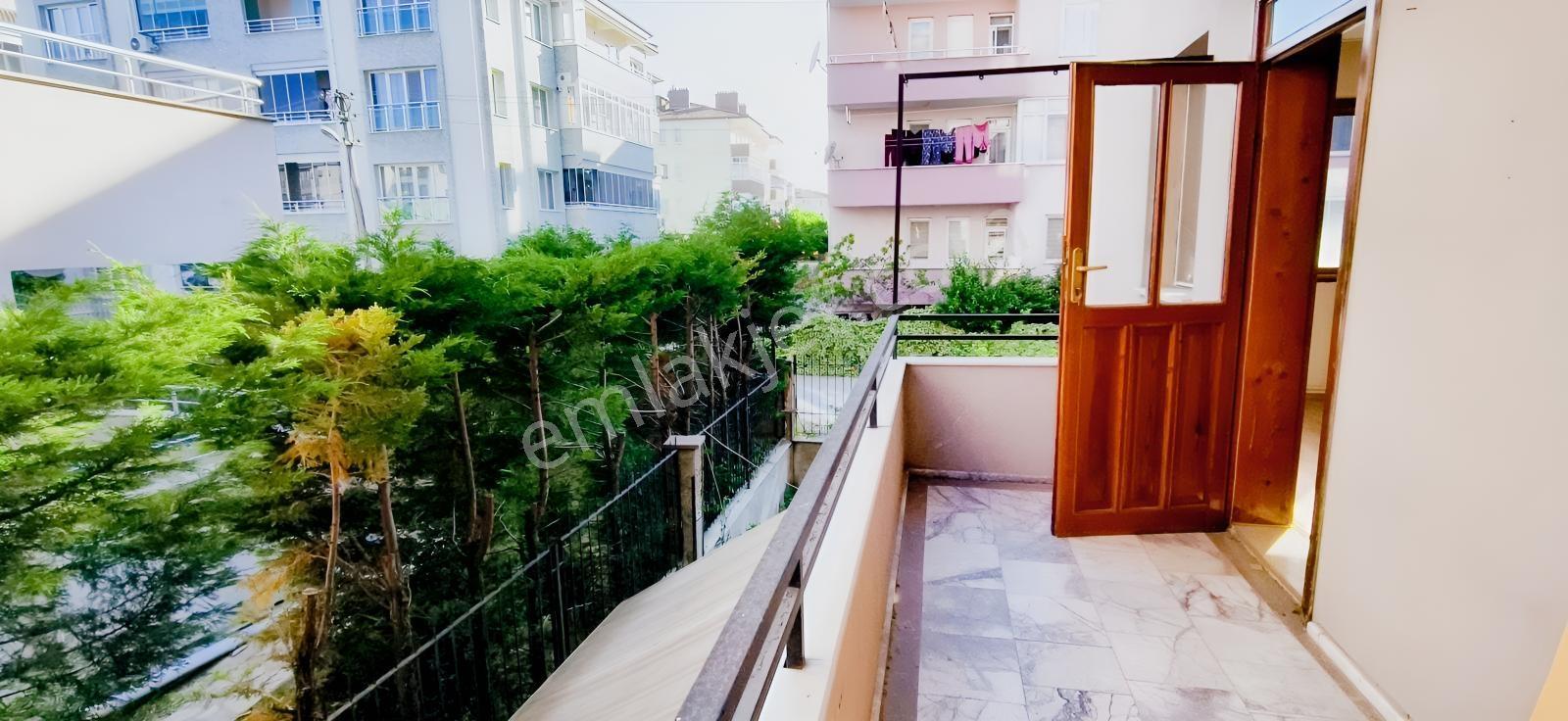Balıkesir Bahçelievlerde Geniş 3+1 Kiralık Daire - Görsel 18