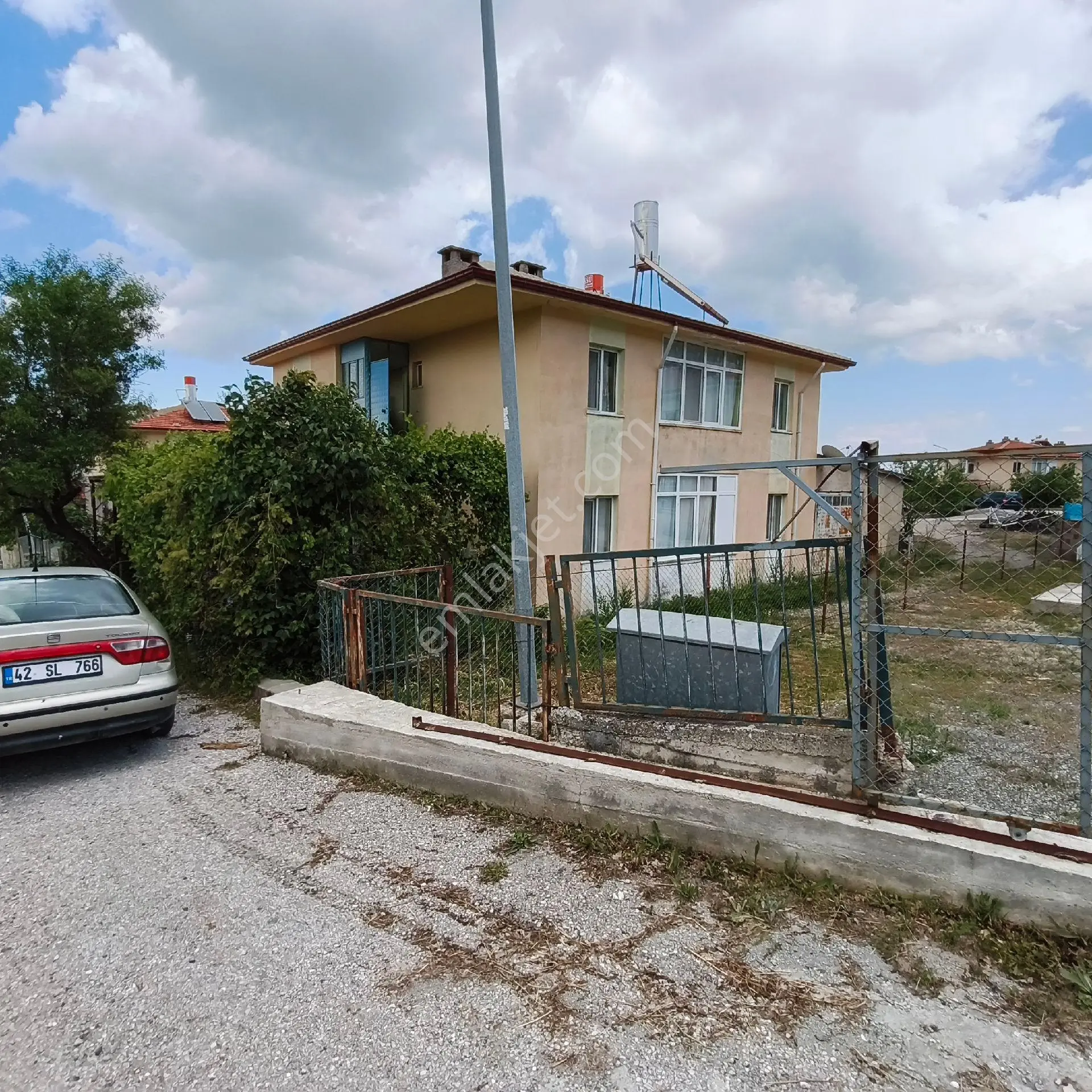 Satılık Derçine De Bahçeli Toki Evi 2 Ci Kat