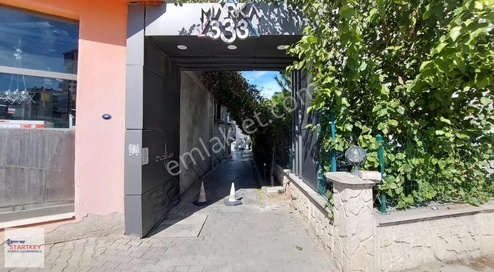 Çiğli Marka 333 Sitesinde Satılık Full Eşyalı 1+1 Daire - Görsel 4