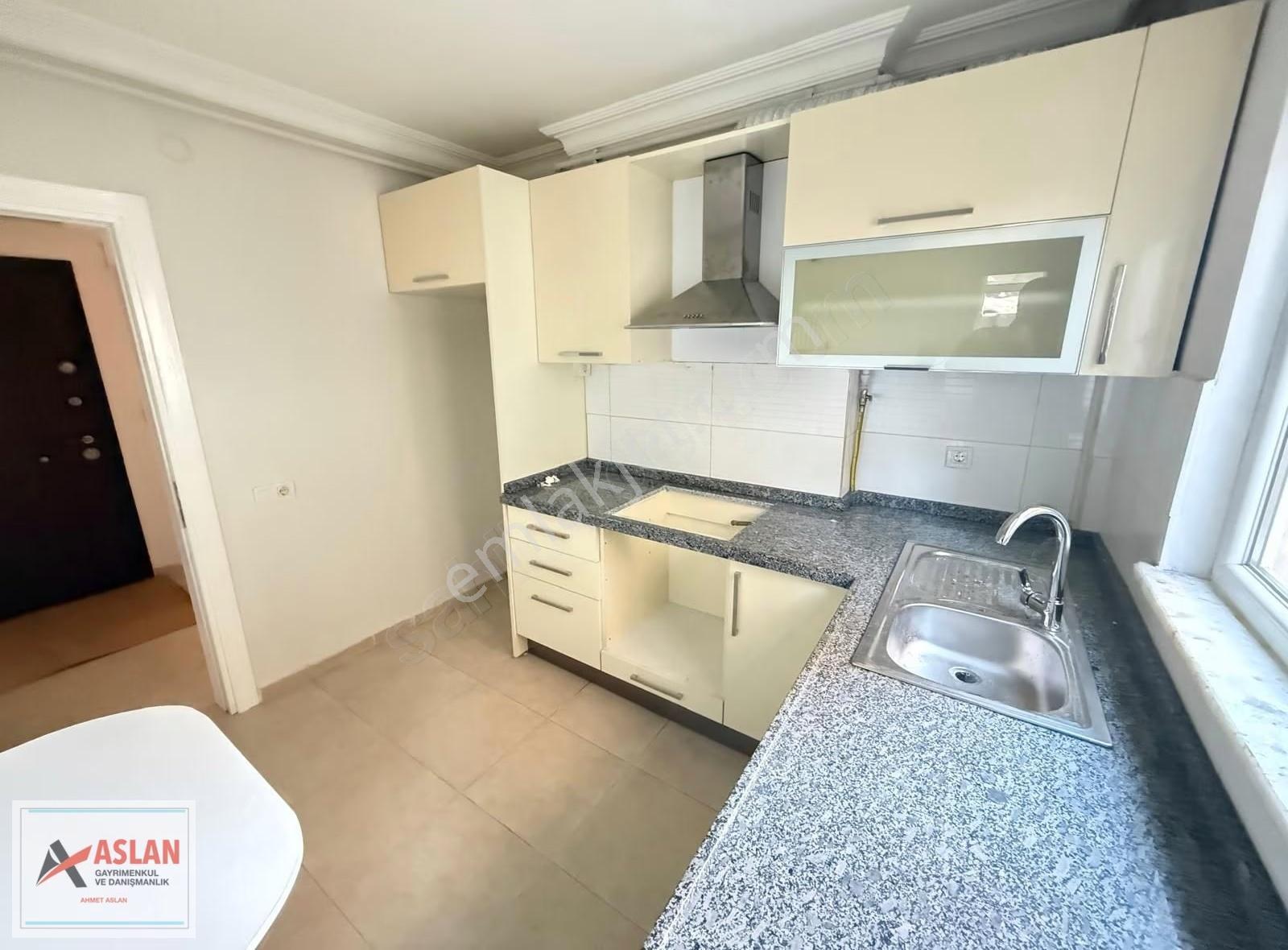 Çengelköyde Kiralık Daire Anacaddeye Paralel 2+1 Geniş Teraslı - Görsel 14