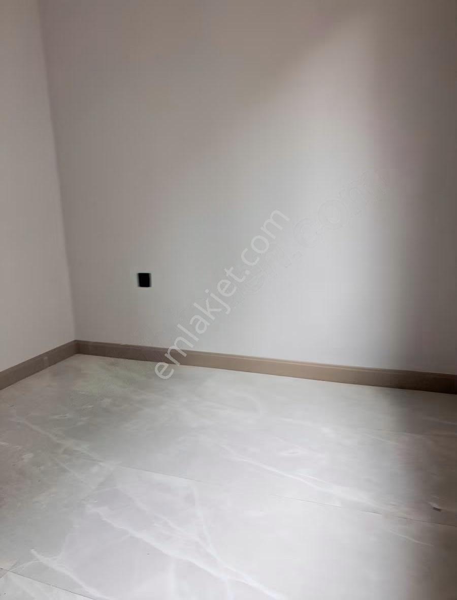 Çiflikköy'de 2+1 Ara Kat Sıfır Kiralık Daire - Görsel 4