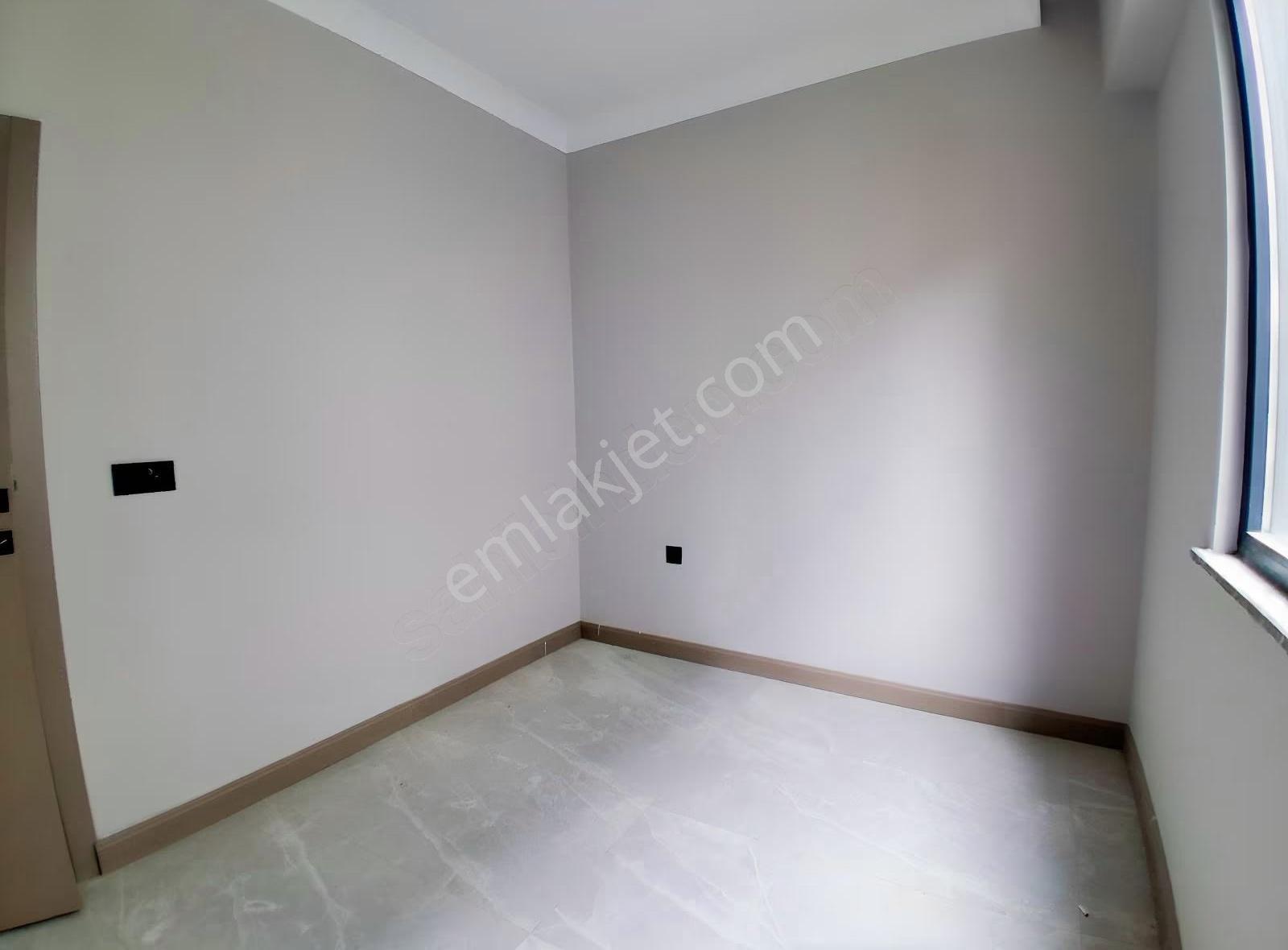 Çiflikköy'de 2+1 Ara Kat Sıfır Kiralık Daire - Görsel 9