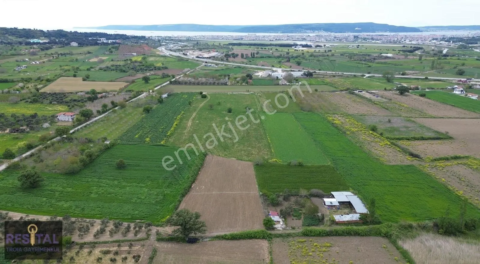 Çanakkale Sarıceli Köyünde Kadastral Yola Cepheli Satılık Tarla