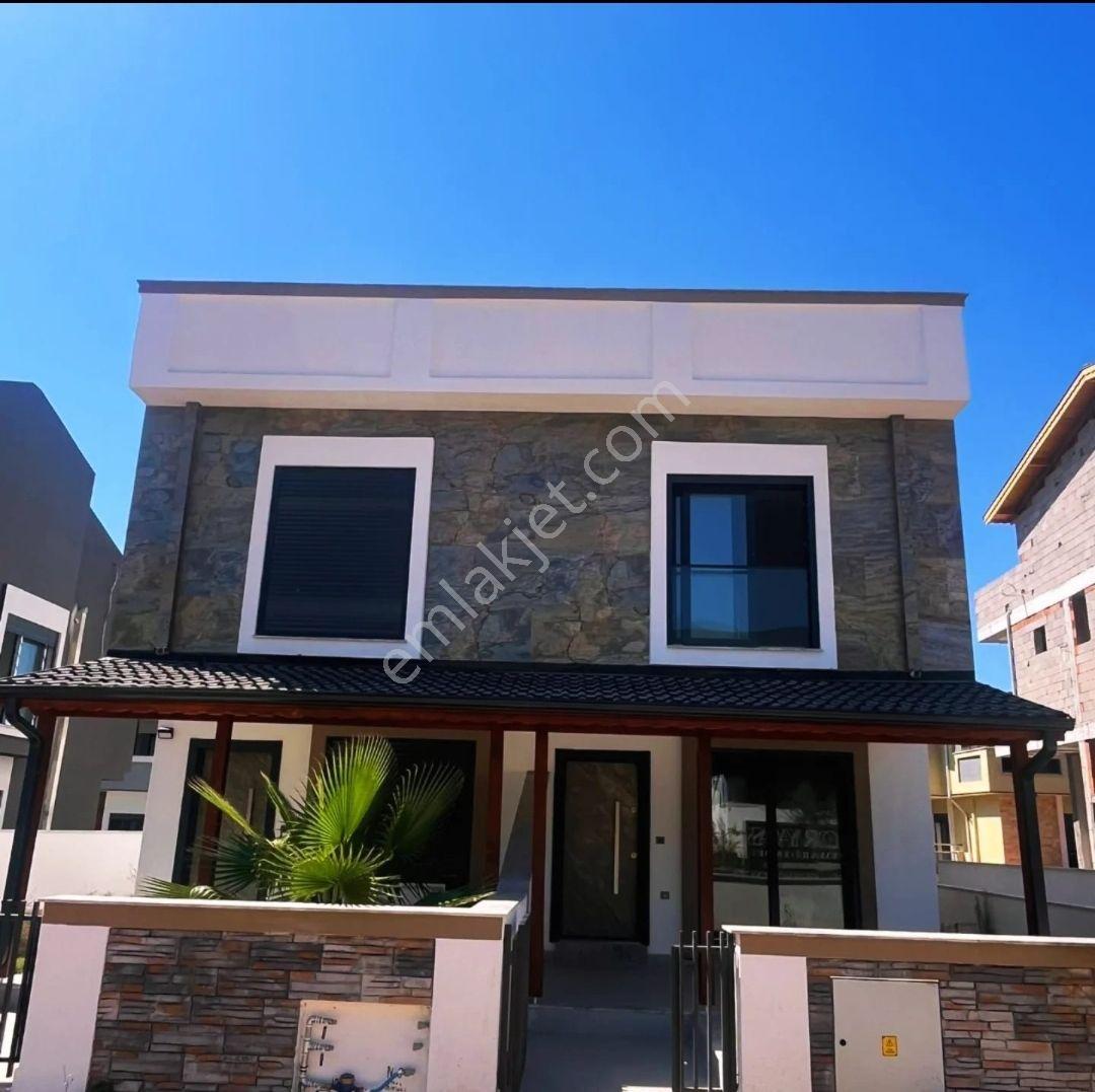 Özdere Ortamahalede Satılık Fırsat Villa