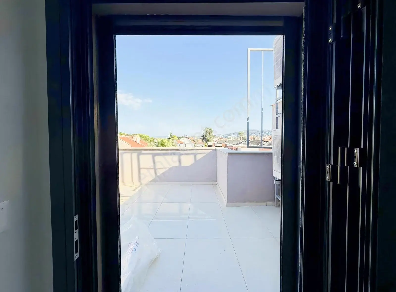 Yiğit Gayrimenkul'den Çeşmealtı'nda Özel Yapım Satılık Villa - Görsel 2