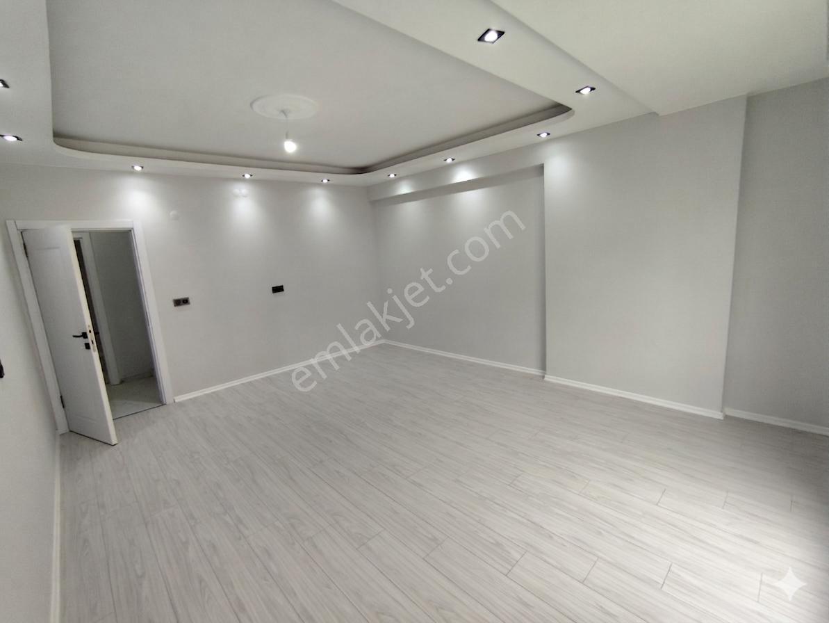 Remaxland'den İstasyon Mah. Havuzlu Sitede 2+1 Kiralık Sıfır Daire (96 M²) - Görsel 4