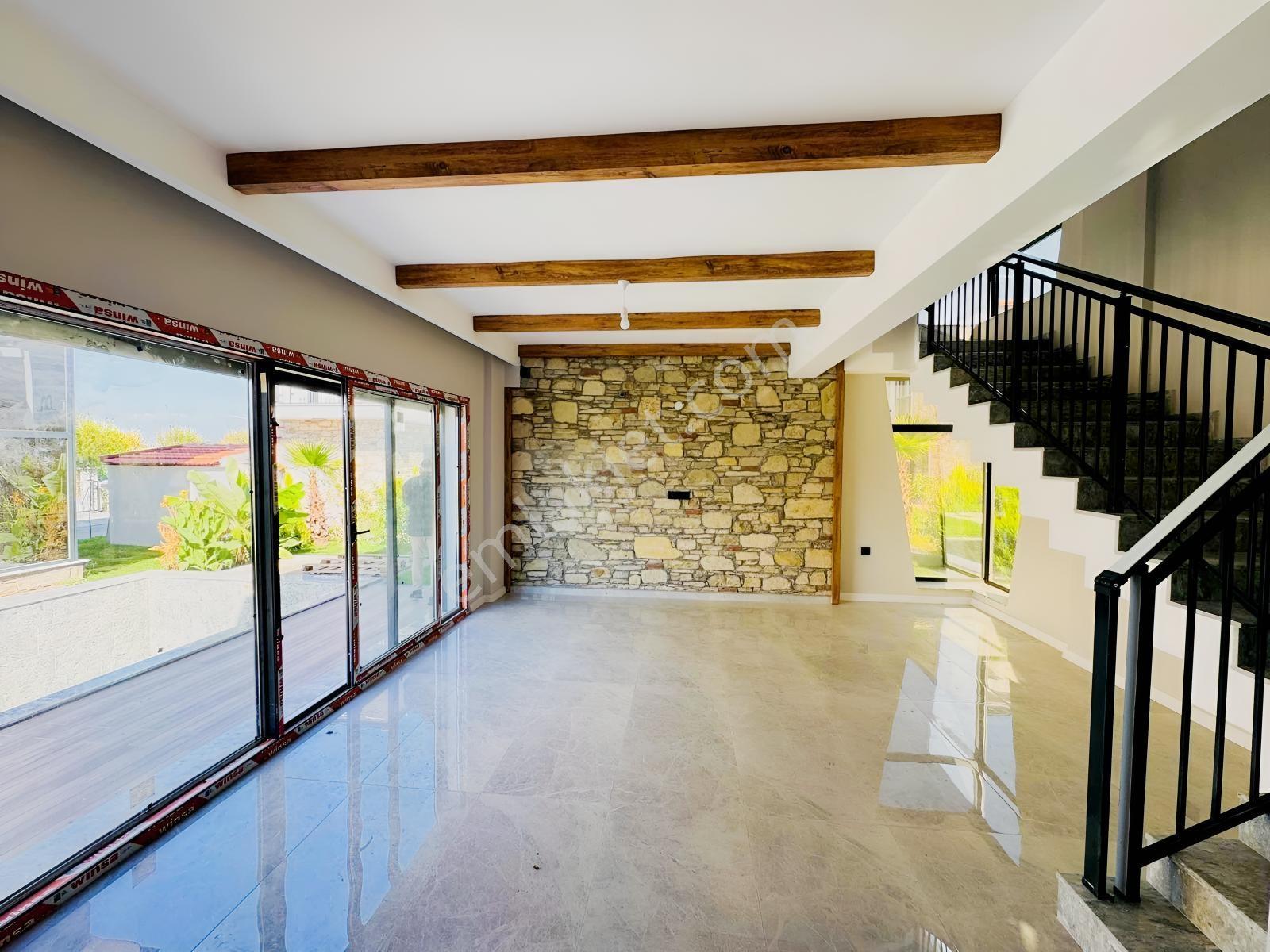 Kuşadası'nda Tek Müstakil Özel Havuzlu Satılık 3+1 Taş Villa - Görsel 21