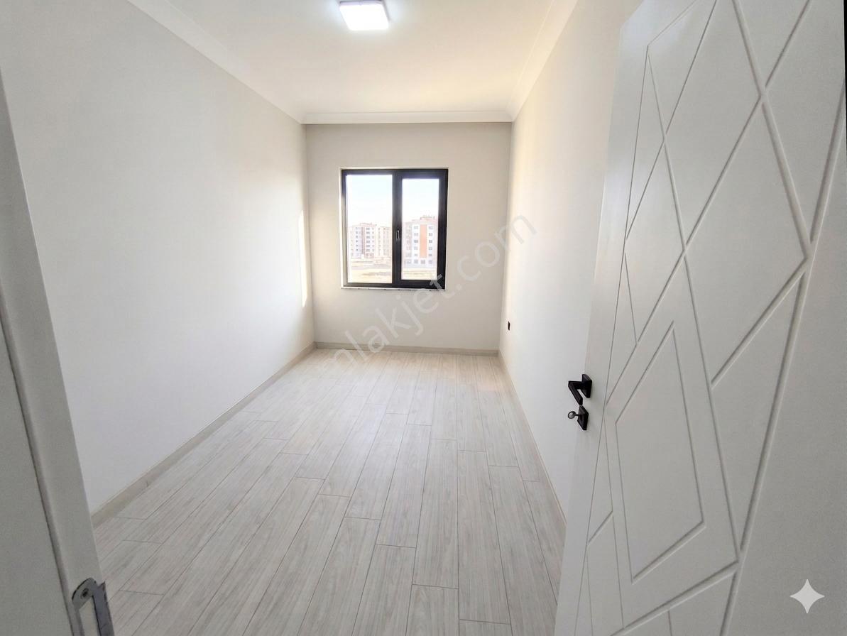 Remaxland'den İstasyon Mah. Havuzlu Sitede 2+1 Kiralık Sıfır Daire ( 96 M² ) - Görsel 19
