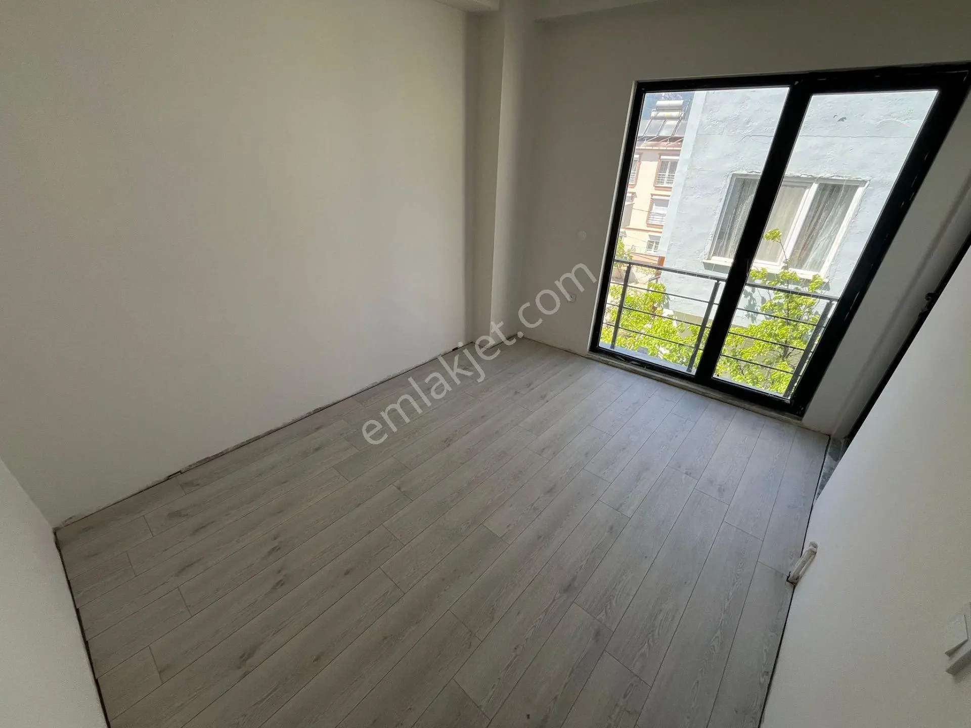 Yükselden Fırsat! Akçayda Sıfır Binada Geniş M2 Lüks Satılık 1+1 - Görsel 2