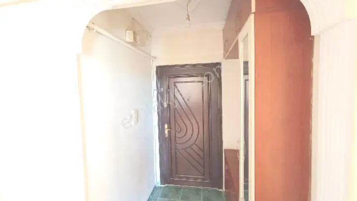Sahibinden Kullanımlık Veya Yatırımlık Merkezi Konumda Arakat Boş Daire - Görsel 4