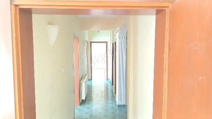 Sahibinden Kullanımlık Veya Yatırımlık Merkezi Konumda Arakat Boş Daire - Görsel 3