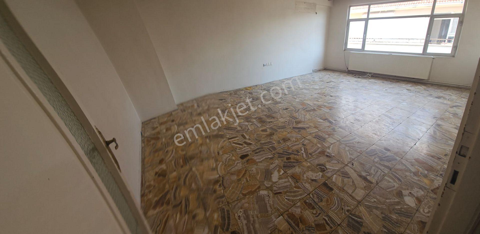 İzmir Menemen Merkez’de Geniş Ve Ferah 3+1 Kiralık Daire - Görsel 3