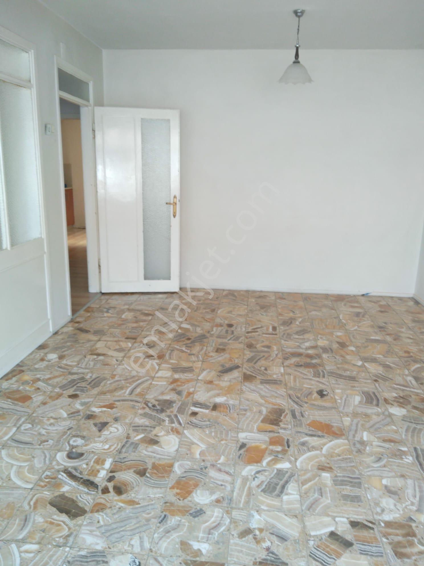 İzmir Menemen Merkez’de Geniş Ve Ferah 3+1 Kiralık Daire - Görsel 2