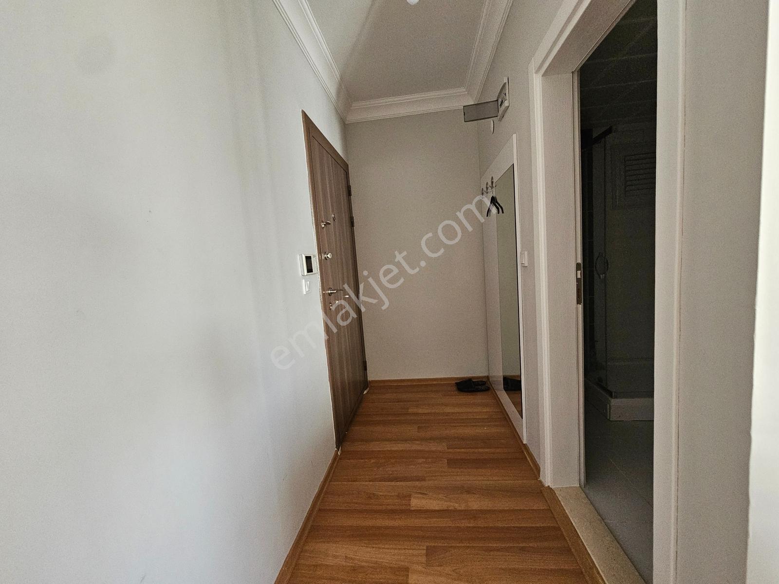 Körfez'de Tramvay Durağında Eşyalı Kiracılı Satılık 1+1 Daire - Görsel 15
