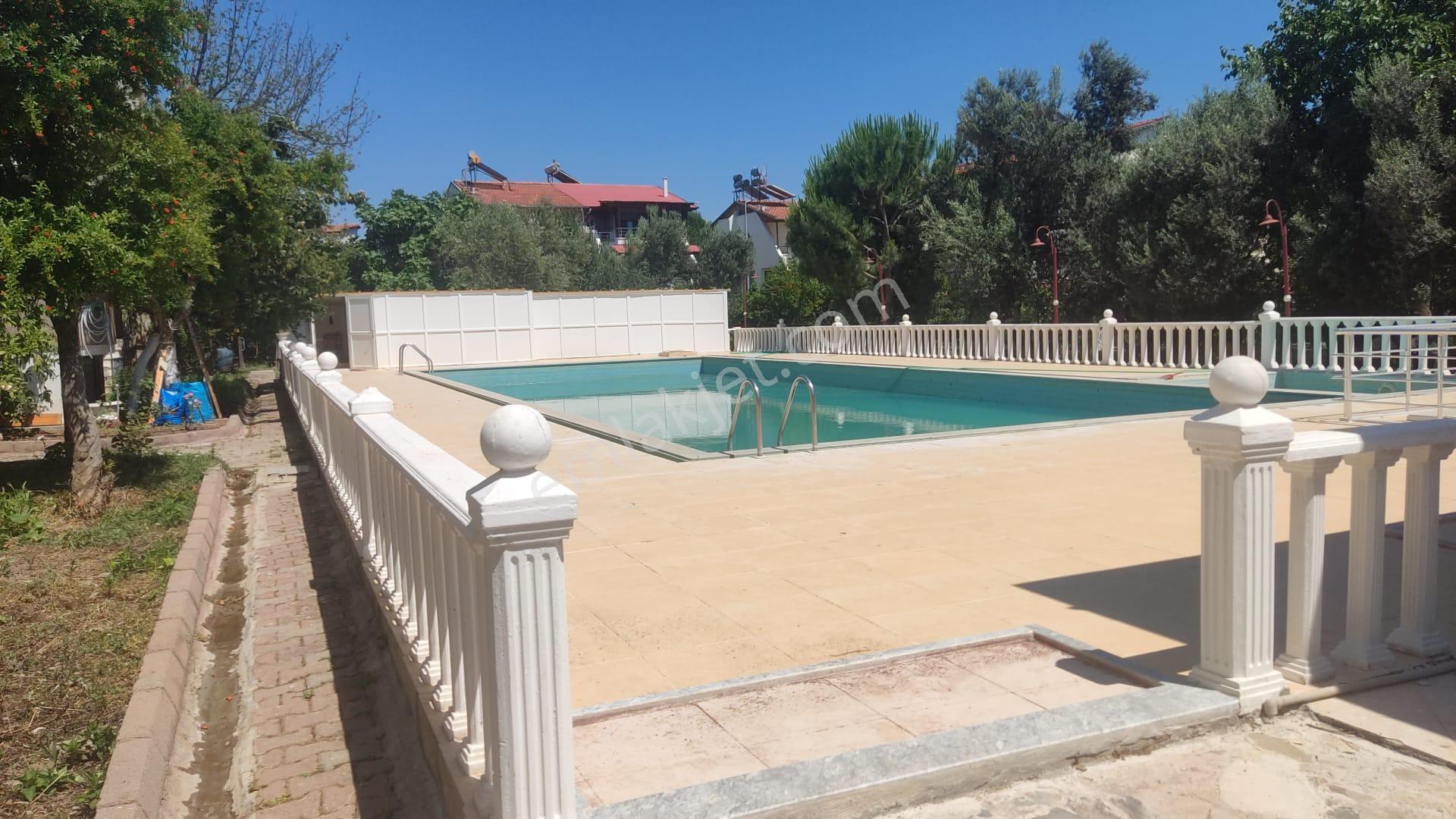 Havuzlu Fenerde Denize Yakın Site İçerisinde Triplex Yazlık - Görsel 7