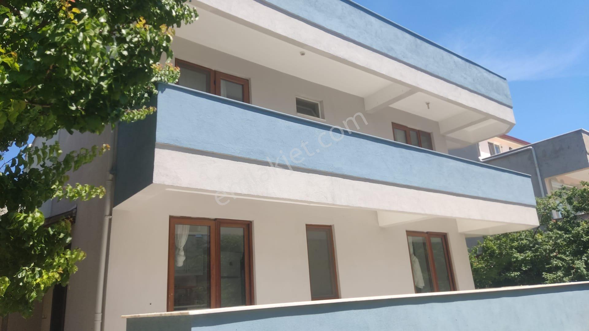 Havuzlu Fenerde Denize Yakın Site İçerisinde Triplex Yazlık - Görsel 2