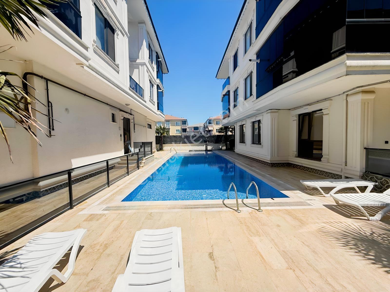 Karasuda 3 Yaşında Elit Sitede Havuz Cephe Geniş Kullanımlı 2+1 - Görsel 29