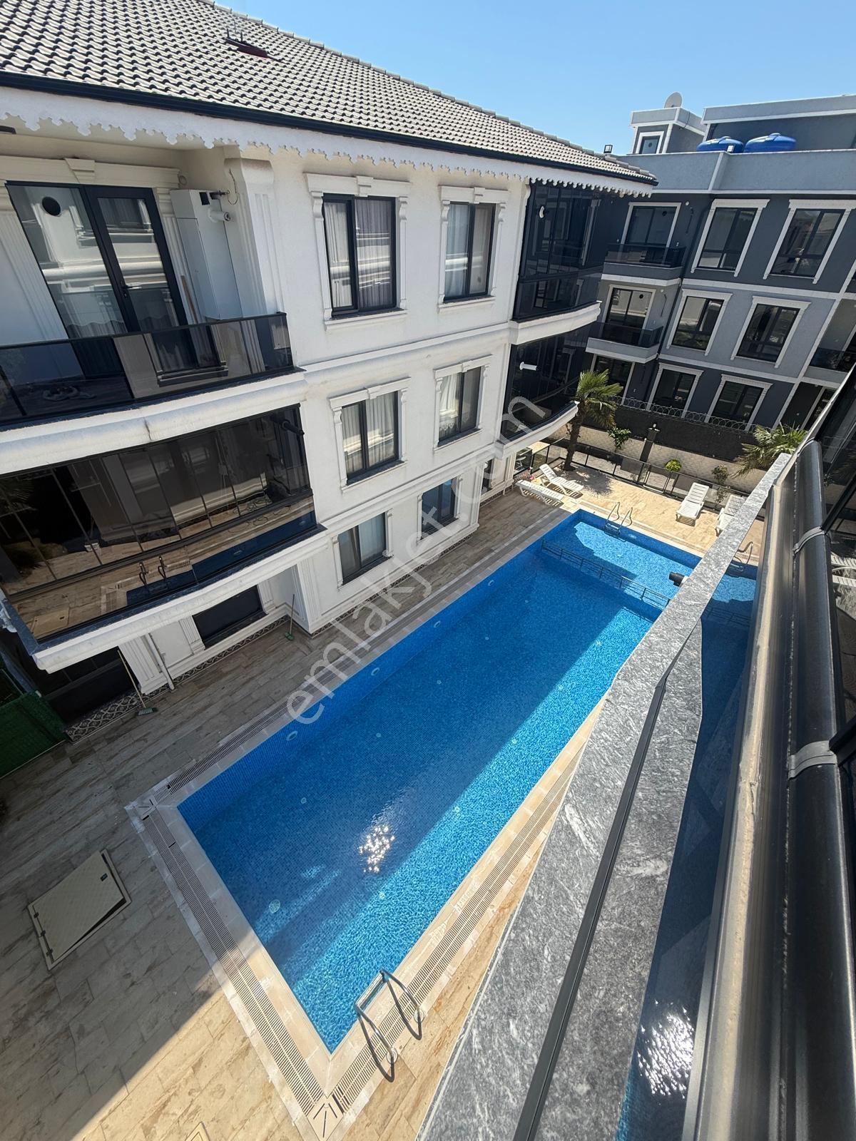 Karasuda 3 Yaşında Elit Sitede Havuz Cephe Geniş Kullanımlı 2+1 - Görsel 28