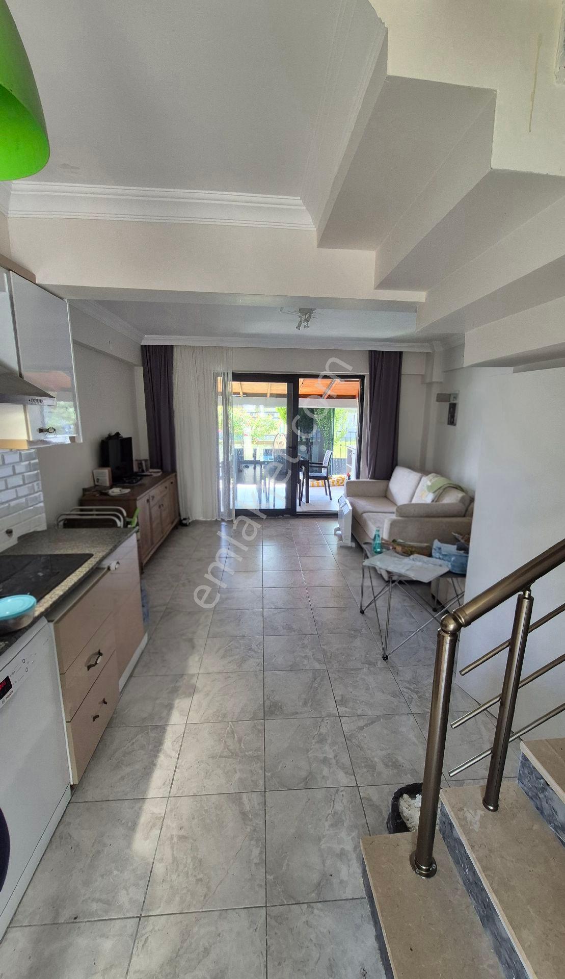 Saros'a 800m | Eşyalı 3+1 Villa | Havuzlu Site - Görsel 7