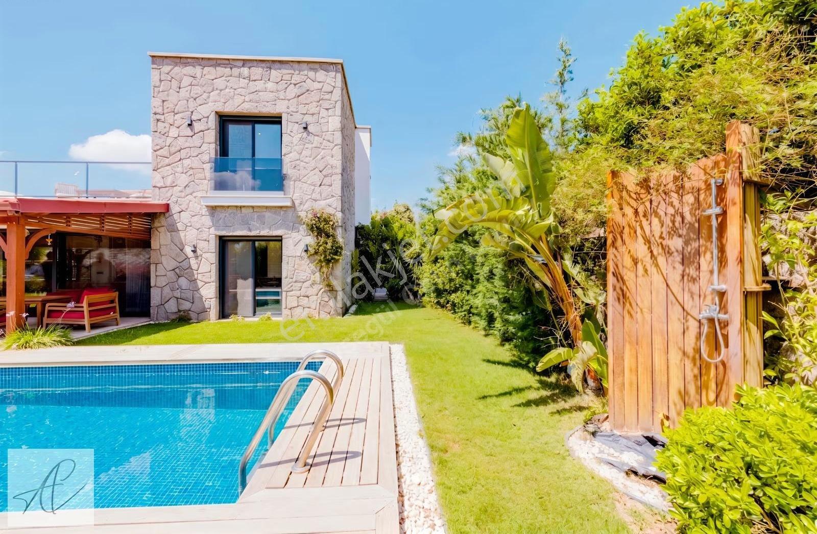 Yahşi Sahilde Manzaralı Özel Havuzlu Müstakil 4 Oda Taş Villa - Görsel 26