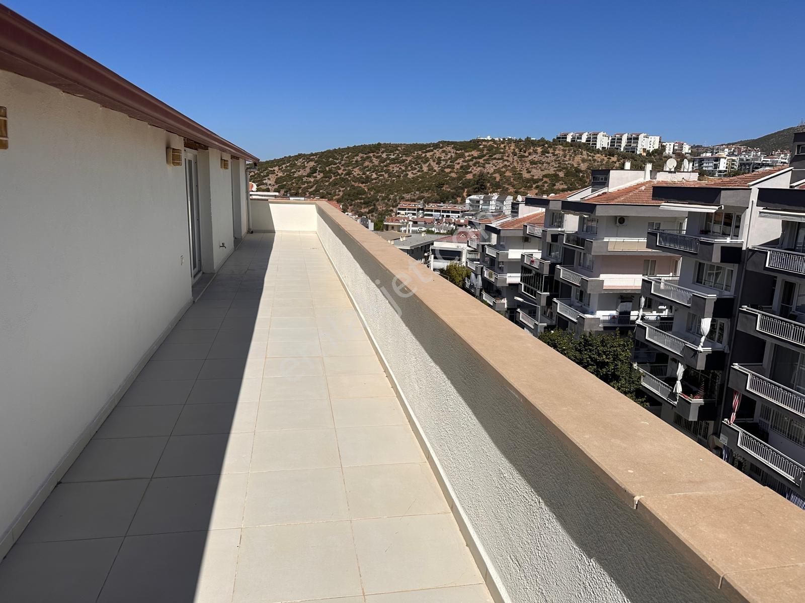 Kuşadası Merkez Full Tadilatlı Kiralık 4+2 Dubleks Daire - Görsel 2