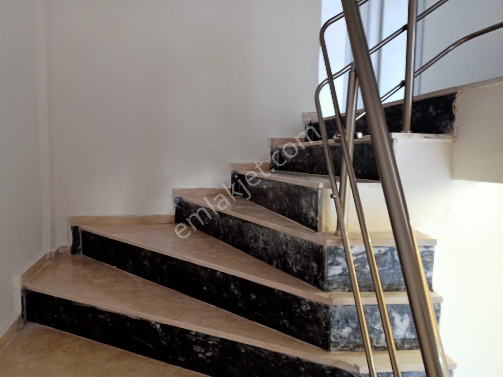 Yeni Projelerle Değerlenen Huzurlu Bölgede 4+1 Doğalgazlı Villa - Görsel 13